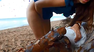 Quick fuck outdoors slut coils over with the addition of spreads cheeks than swallows